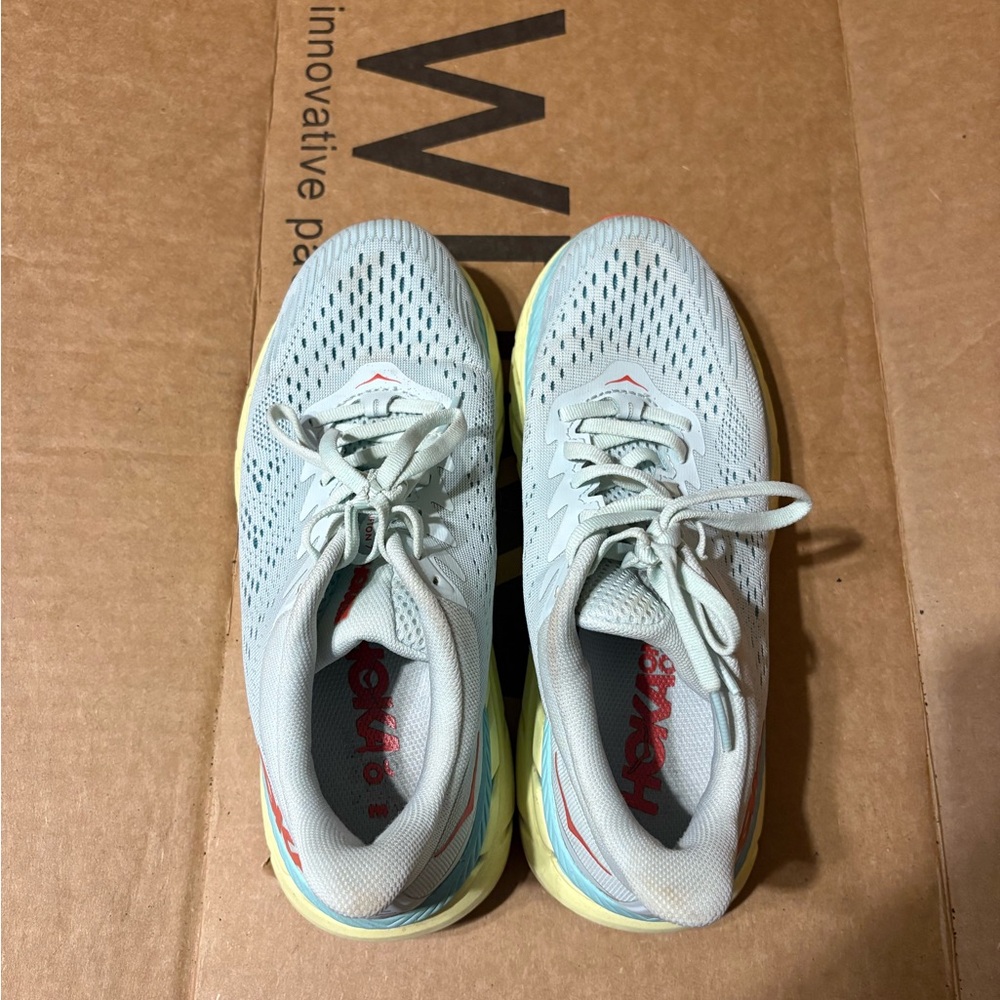 Hoka One One. Size 7 Women’s. W Clifton 7. F27220K